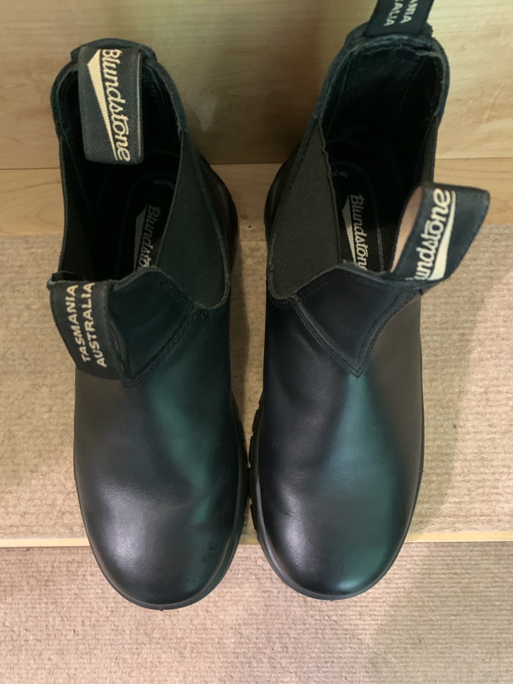 Blundstone Lug Chelsea Boot Black | Women’s 8.5 (US) - Picture 3 of 14